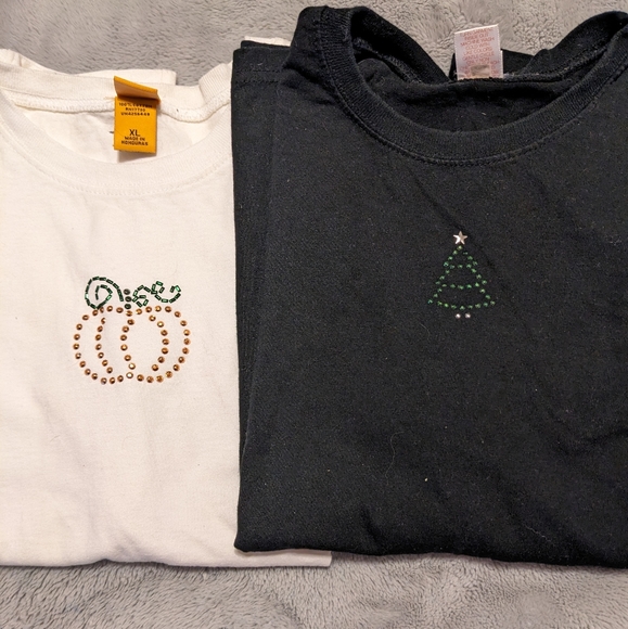 unknown Tops - Holiday T-shirts